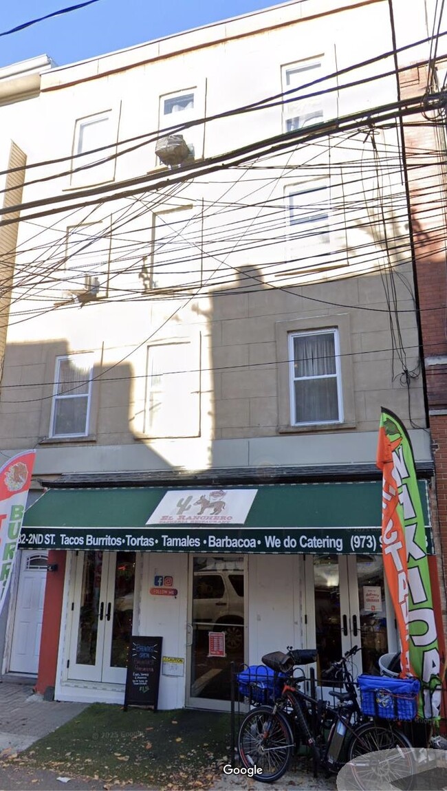 Building Photo - 382 2nd St