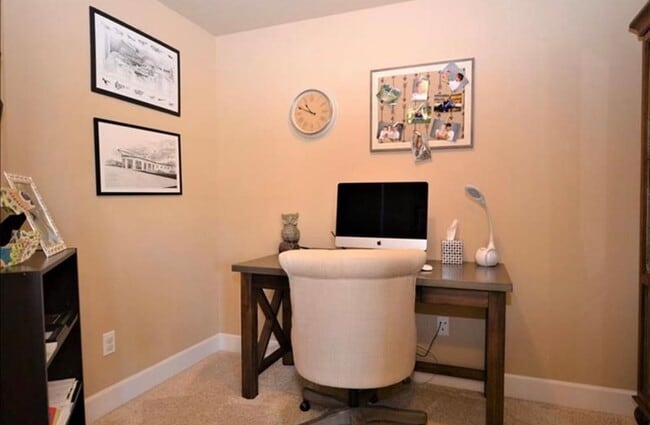 Building Photo - Stunning 4-Bedroom in Redmond's beautiful Fairhaven Neighborhood!