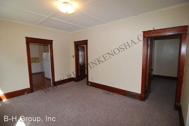 Building Photo - 4038 10th Ave