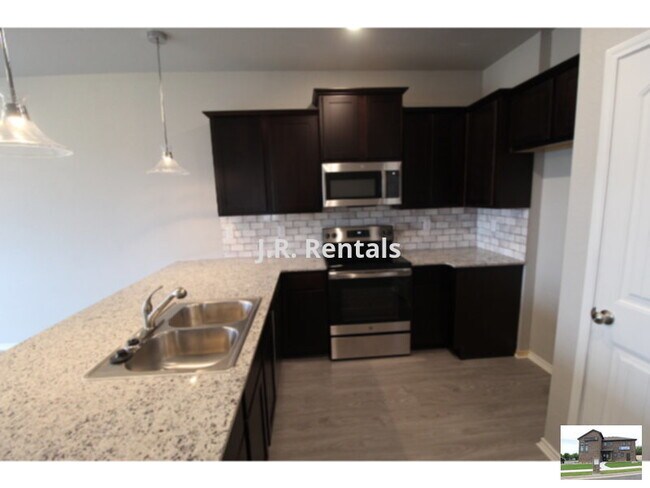 Building Photo - 227 Grn Valley Dr