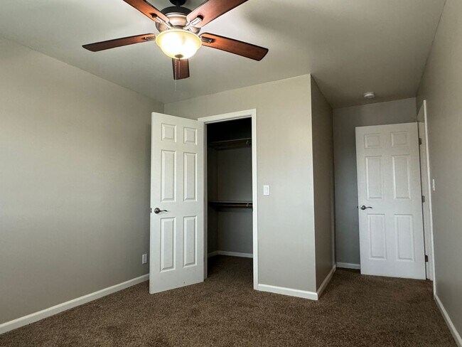 Building Photo - Avail 11/7. Nicely Updated Home in Downtow...