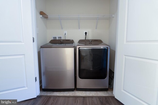 Building Photo - 9105 Fox Stream Way