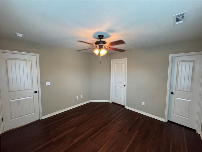 Building Photo - 626 N Tennyson Ln