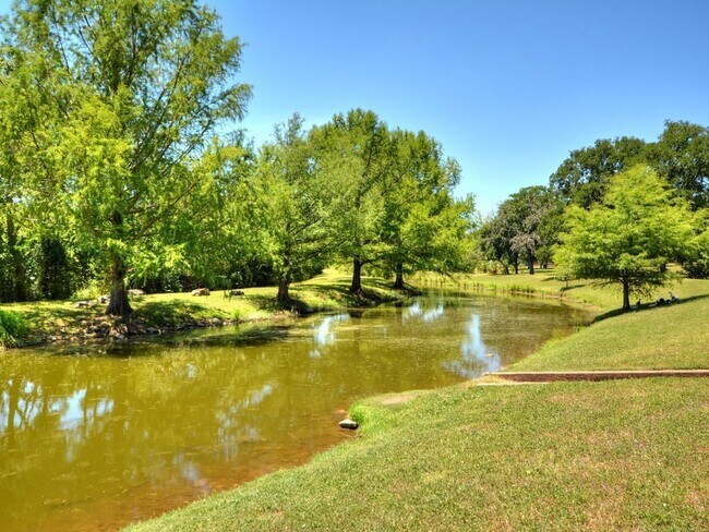 Building Photo - 4302 Twisted Tree Dr
