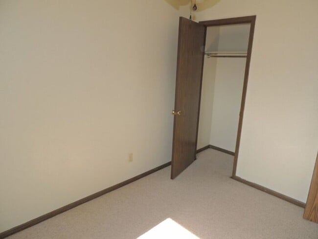 Building Photo - $995 | 2 Bedroom, 1 Bathroom Apartment | Cat Friendly* | Available for August 1st, 2026 Move In!
