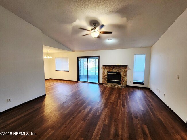 Building Photo - 4655 Trevi Dr