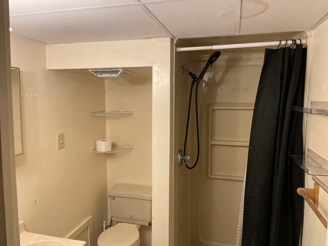 Building Photo - 660 Fairhaven Dr