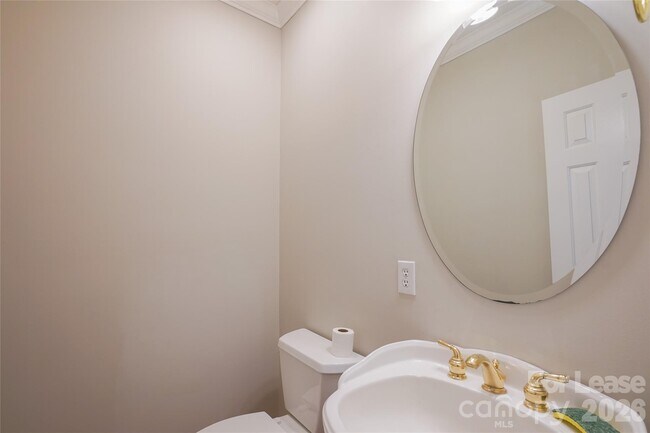 Building Photo - 3552 Weddington Oaks Dr