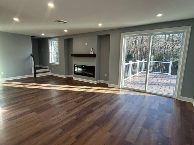 Living room - 11 Old Creamery Rd