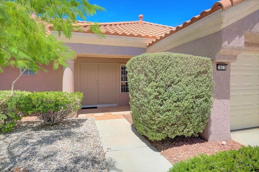 Building Photo - 3013 Sungold Dr