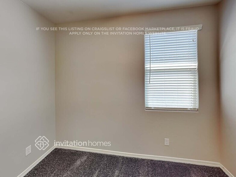 Building Photo - 5935 N 187th Ln