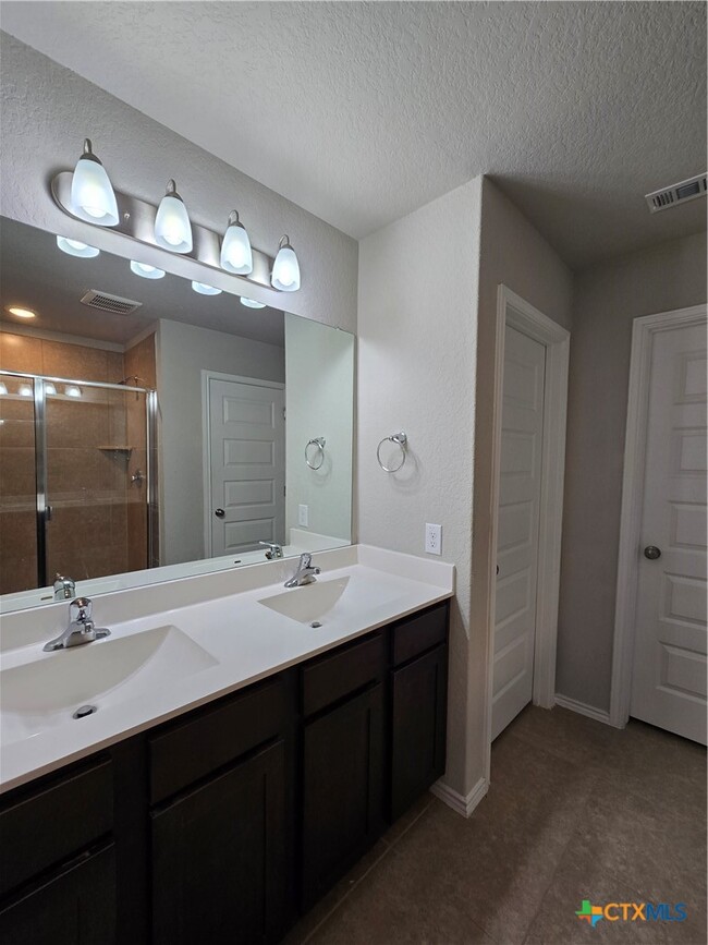 Building Photo - 2565 Hiddenbrooke Trace