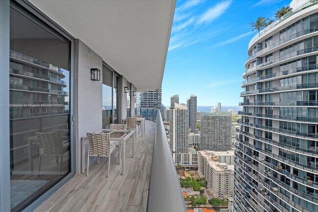Building Photo - 801 S Miami Ave