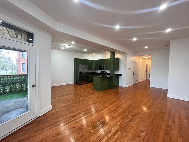 Building Photo - 5172 S Michigan Ave