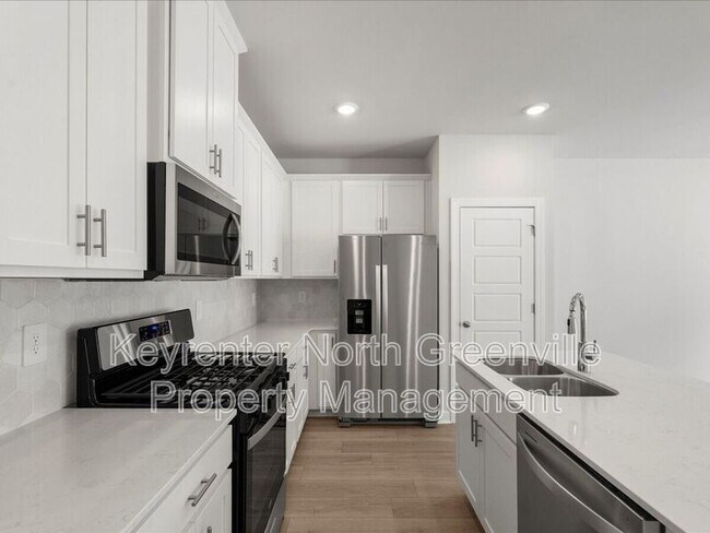 Building Photo - 855 Ernest Ln