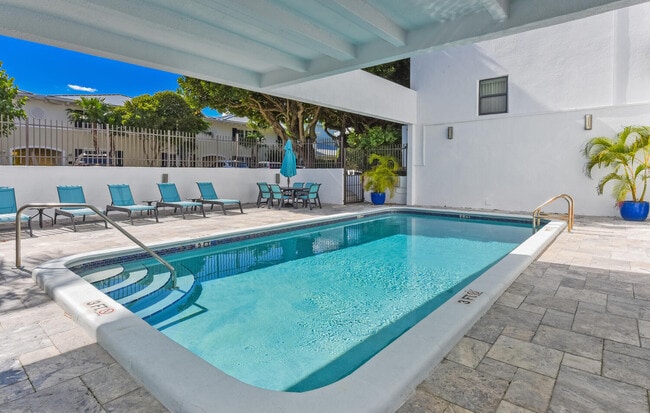 Building Photo - 250 S Ocean Blvd