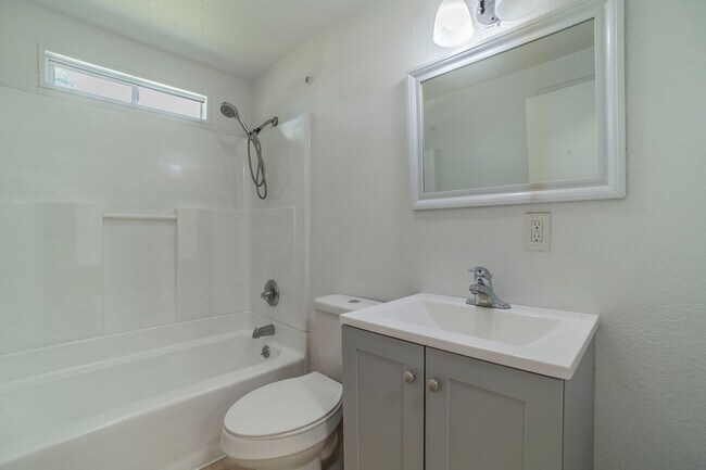 Building Photo - Stylishly Renovated 3-Bedroom Home in Arli...