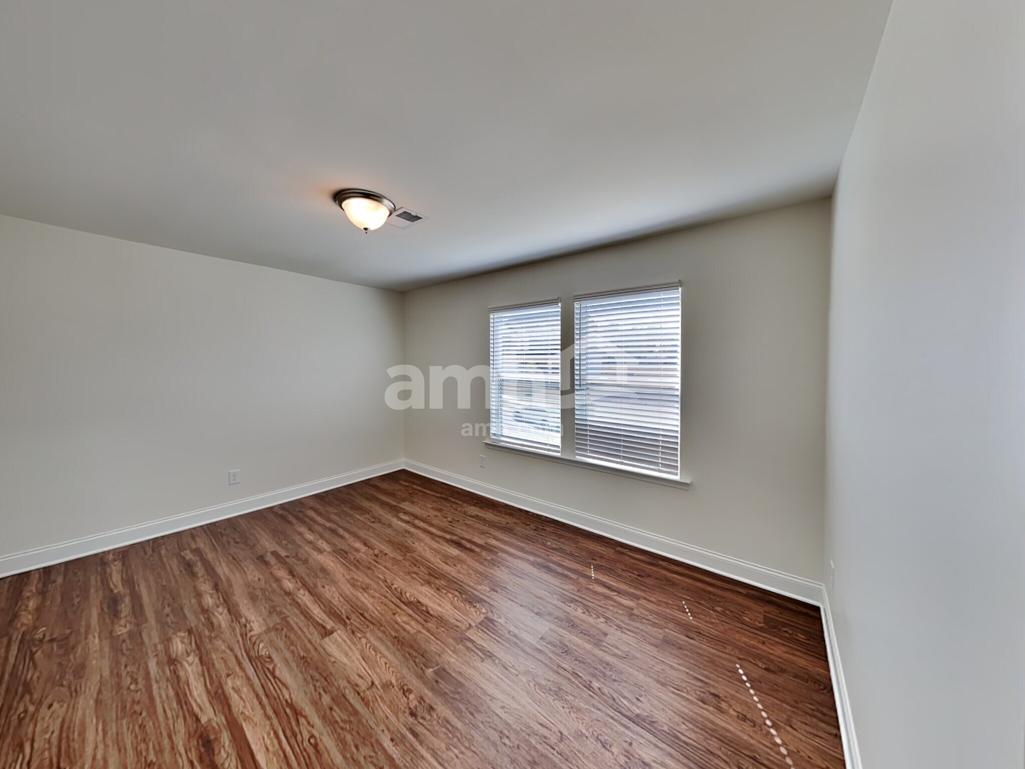 Building Photo - 578 Slew Dr