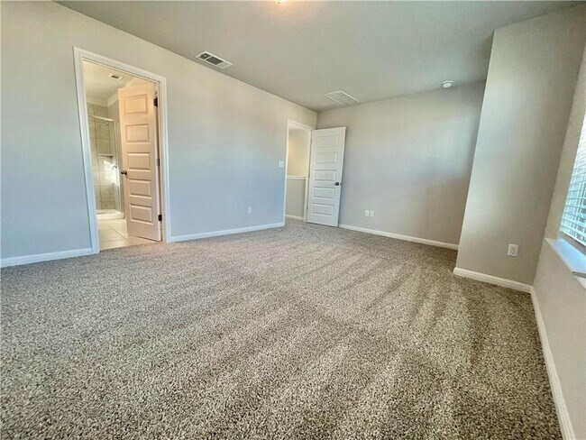 Building Photo - 2040 Arendale Dr