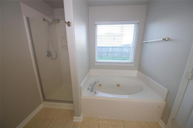 Building Photo - 9723 Misty Vine Ct