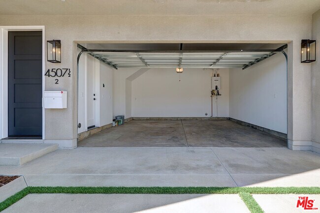 Building Photo - 4509 Saturn St