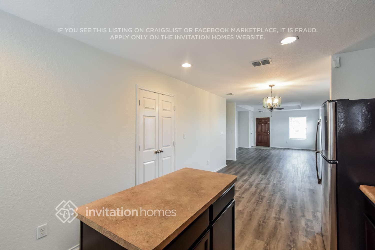 Building Photo - 27305 Paraiso Manor