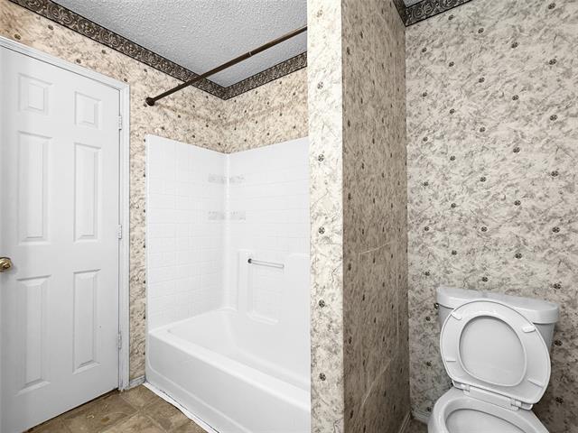 Building Photo - 204 Patton Dr