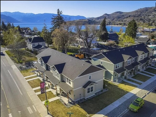 Building Photo - 430 S 2nd St