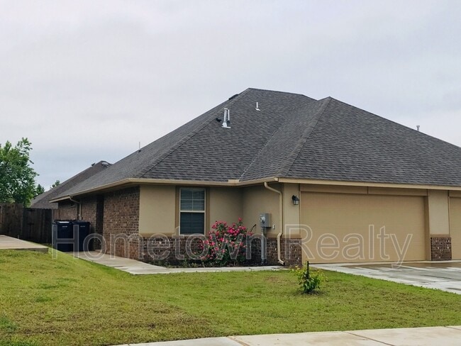 Building Photo - 11204 NW 114th St