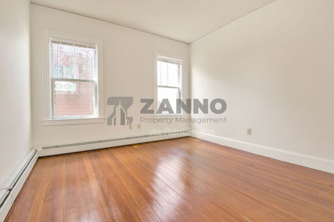 Building Photo - 19 Arnold St