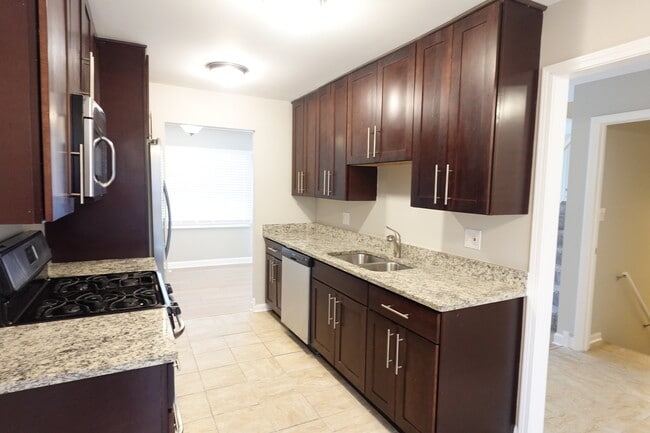 Building Photo - 1996 Georgetown Ln