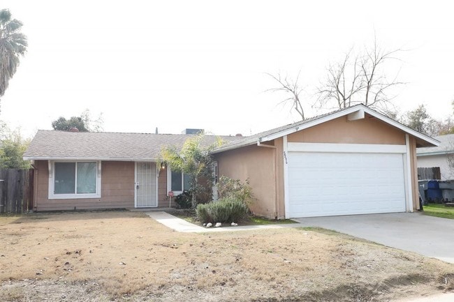Primary Photo - 5896 E Dakota Ave