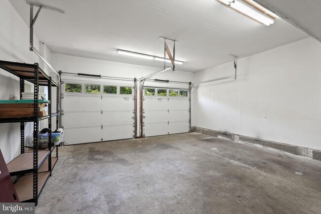Building Photo - 10 Apple Blossom Ct