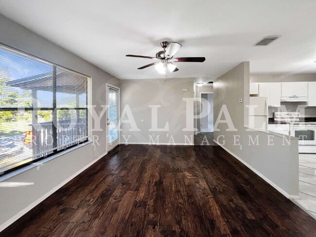 Building Photo - 2/1 Rental with W/D Hookups—Roses are Red, Lawns are Green, a Fenced Yard? That’s a Pet Lover’s D...