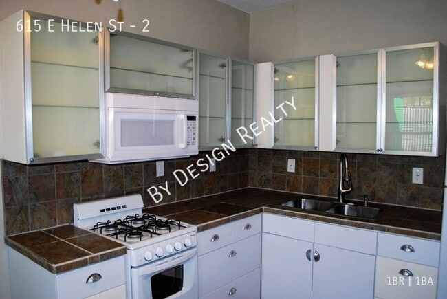 Building Photo - ALL UTILITIES INCLUDED - Updated Historic 1929 1 Bed 1 Bath Attached Bungalow
