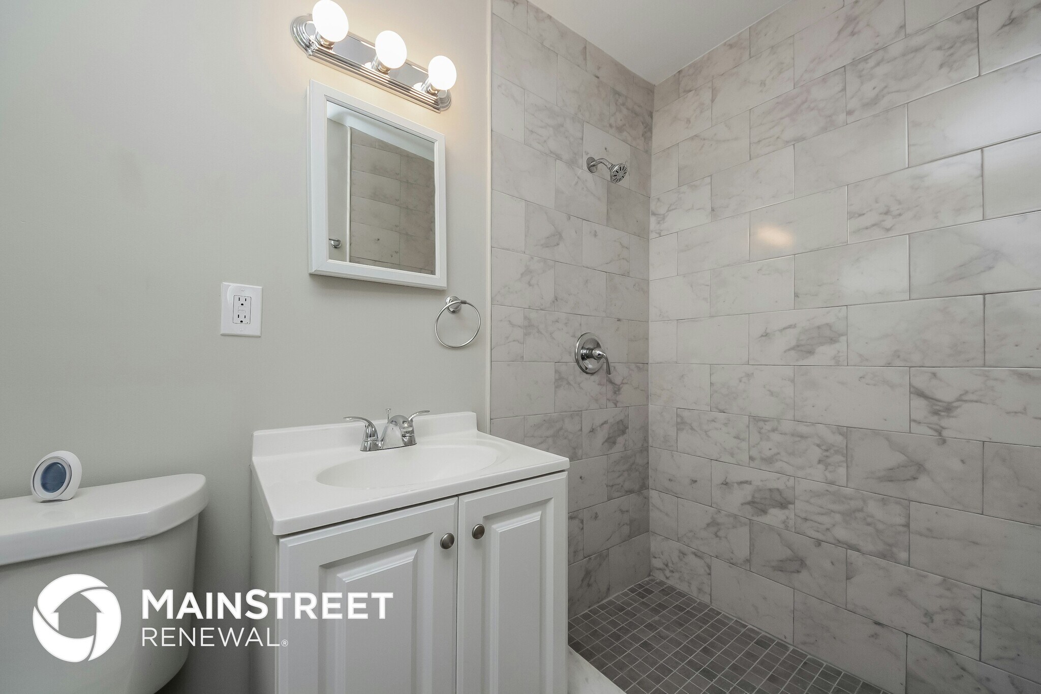 Building Photo - 2627 N Beaumont Ave