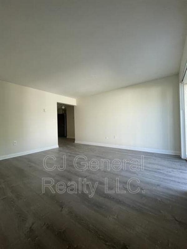 Building Photo - 106 Broad St