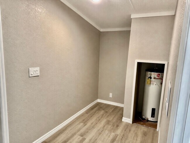 Building Photo - 4221 Laurel Crest Dr