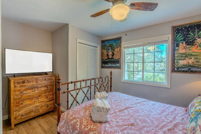 Building Photo - 7 Periwinkle Ln