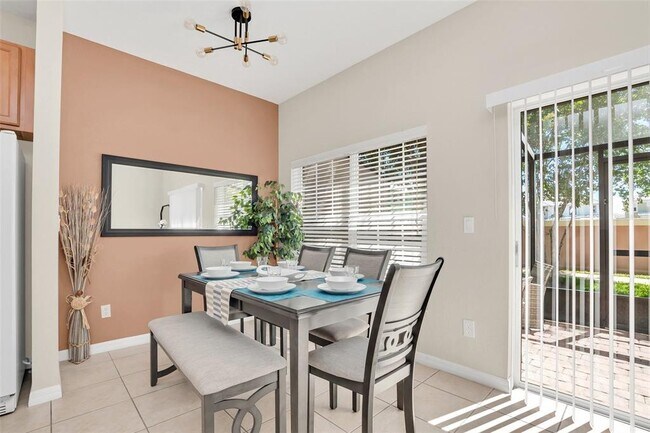 Building Photo - 2442 Caravelle Cir