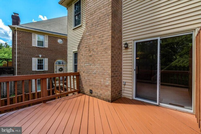 Building Photo - 5964 Norham Dr