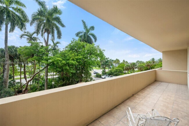 Building Photo - 10185 Collins Ave