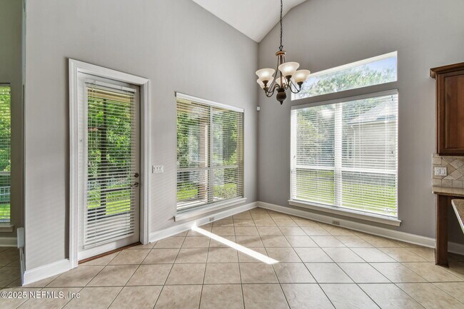 Building Photo - 263 Stonewell Dr