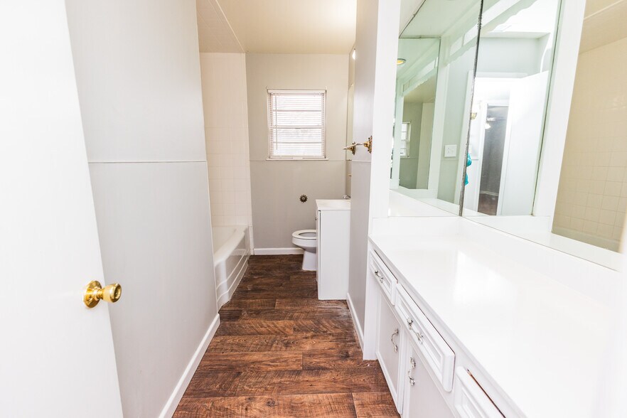 Building Photo - 3705 42nd St