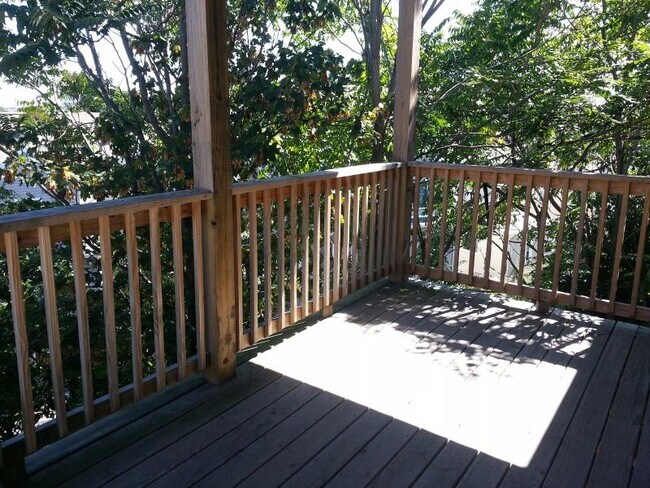 Building Photo - 26 Buttonwood St