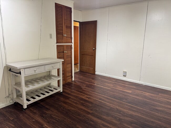 Building Photo - 43 Pleasant View St