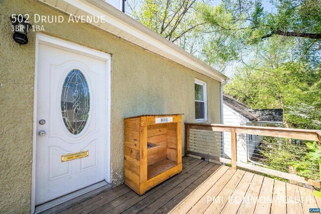 Building Photo - 3 Bed / 1 Bath Single Family (Available 8/...