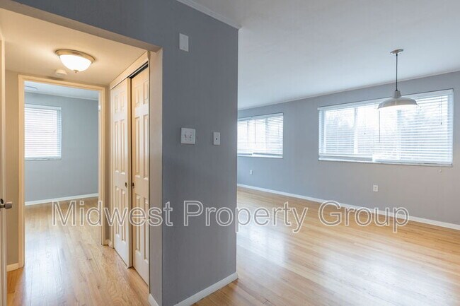 Building Photo - 2507 S Big Bend Blvd