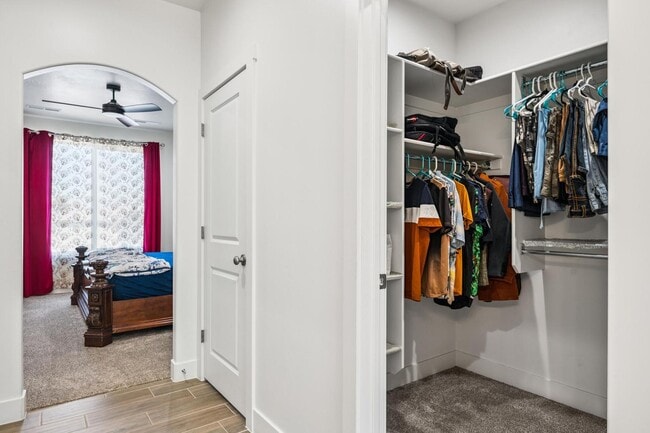 Building Photo - 438 N Stone Mountain Dr