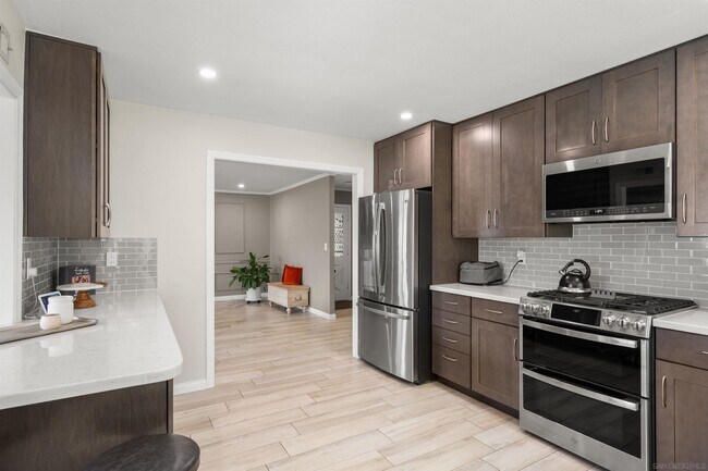 Building Photo - 5765 Bounty St